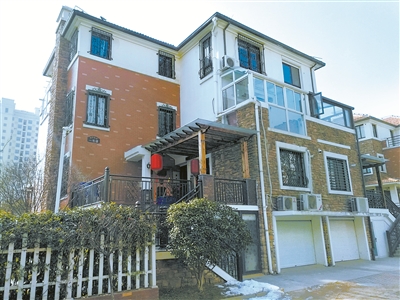 王立喜购买的桃源小区别墅。 中国纪检监察报 图