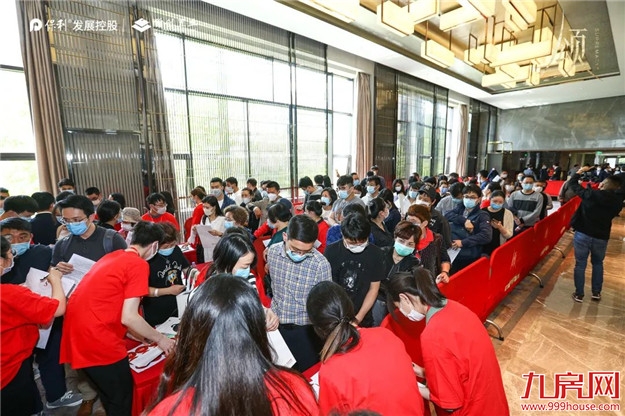 疯狂！排队刷卡！多盘爆卖！龙岩人正在报复性买房！——九房网