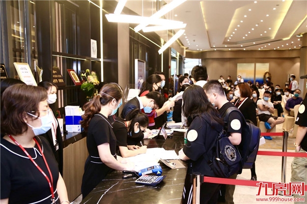 疯狂！排队刷卡！多盘爆卖！龙岩人正在报复性买房！——九房网