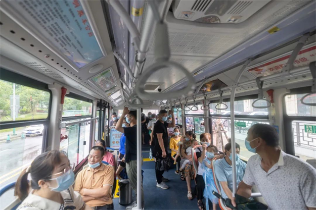 喜大普奔!美伦·生态城公交车正式开通——九房网 喜大普奔!美伦·生态城公交车正式开通——九房网